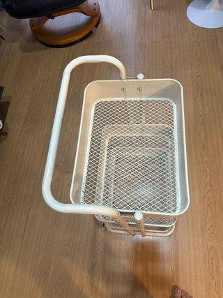 Estantería con ruedas blanca