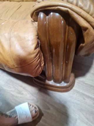 Sofá de piel auténtica con estructura de madera