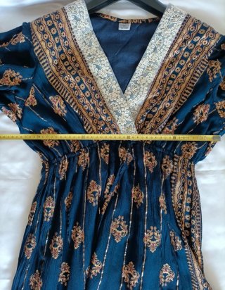 Abito estivo boho-chic blu e oro