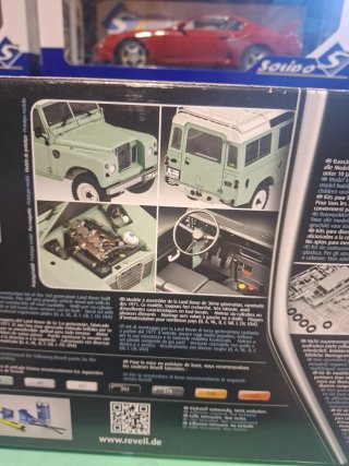 Maqueta Revell Land Rover Series III LWB 1:24