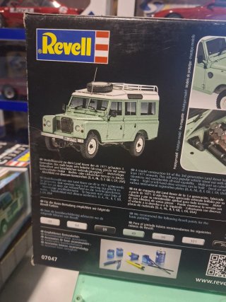 Maqueta Revell Land Rover Series III LWB 1:24