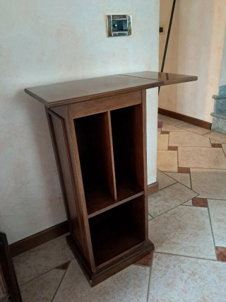Mobiletto porta telefono in legno