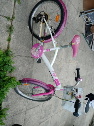 2 Bicicletas Btwin 24'(90€) y 20'(60€) Blancas/Ros