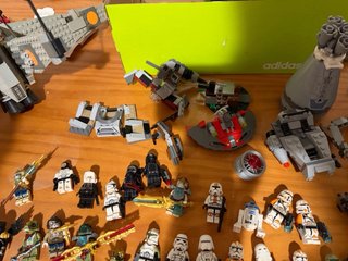 Lego Star Wars AT-AT y vehículos darth maul etc...