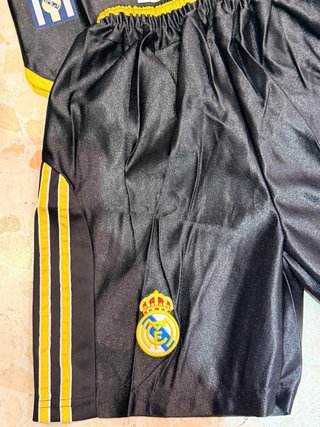 Equipación Real Madrid Negra Retro