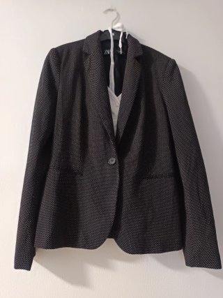 Traje Zara negro y plateado