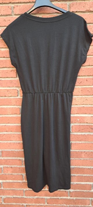 Vestido negro fruncido