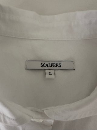 Camisa clásica Scalpers bordado pecho