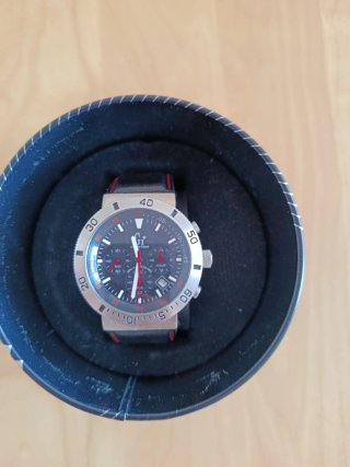 Reloj Gi Negro y Plateado