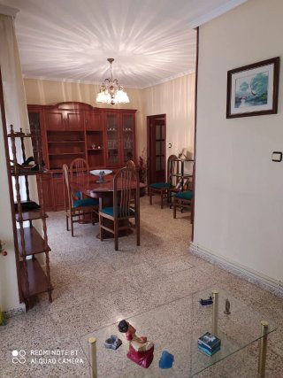 Mueble de salón con vitrinas
