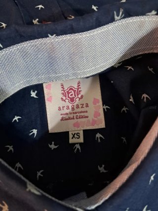 Camisa de mujer con estampado de pájaros