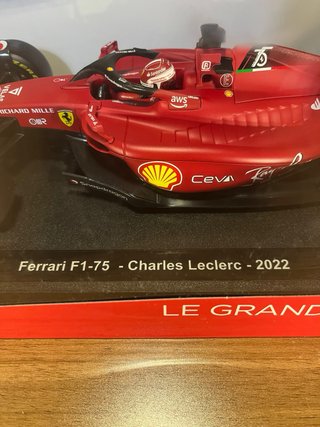 Ferrari F1-75 Charles Leclerc Scala 1:18