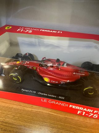 Ferrari F1-75 Charles Leclerc Scala 1:18