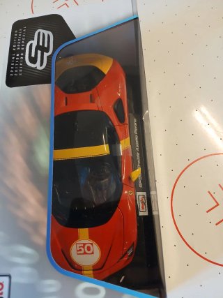 Maisto Ferrari SF90 Stradale 1/18