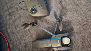 Dron Parrot Anafi gris