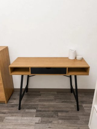 Escritorio madera y metal