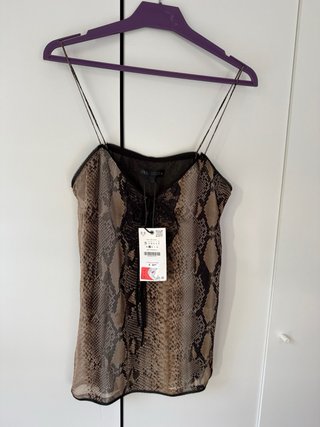 Top gasa Zara estampado serpiente T.36
