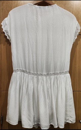 Vestido Zara blanco bordado y calado