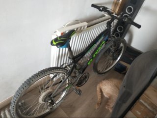 Bicicleta 24 B-Pro Negra y Verde Con poco uso.