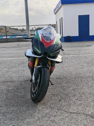 Carenado circuito Aprilia RSV4