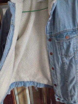 Chaqueta vaquera Bershka forrada Talla M