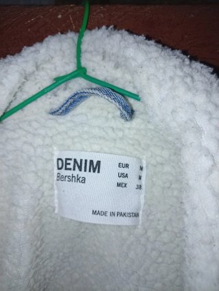 Chaqueta vaquera Bershka forrada Talla M