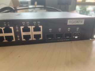 Firewall ZyWALL ATP100 y Switch Gigabit 24 Puertos
