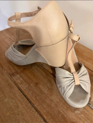 Sandalias cuña piel T-37