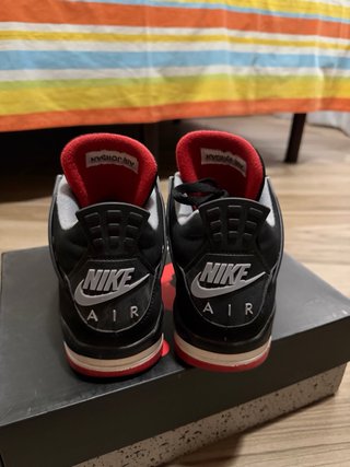 Air Jordan 4 Bred