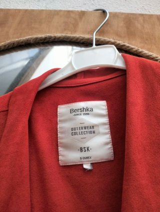 Gilet sfrangiato Bershka arancione taglia unica