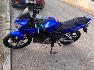 2 Honda CBR 125R Sportbike Negra/Plata - azul/neg