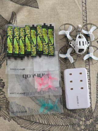 BetaFPV Meteor65 Drone + Baterías y Hélices
