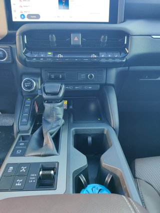 Toyota Land Cruiser 250 VX 2025