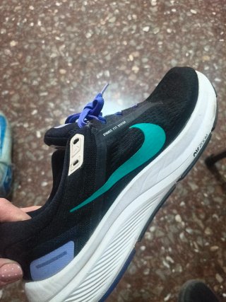 Zapatillas Nike Mujer Negras y Turquesa