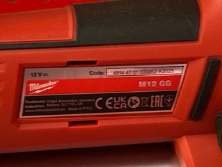 Engrasadora Milwaukee M12 GG 12V