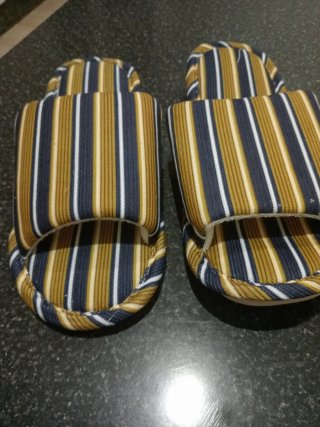 Zapatillas de estar por casa a rayas