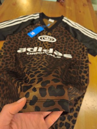 Camiseta Adidas Animal Print