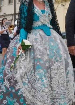 Traje de Fallera azul y blanco