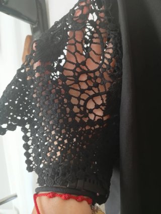 Blusa Shein negra con encaje