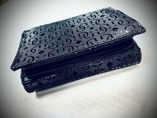 Monedero Cartera Guess Negro y Dorado