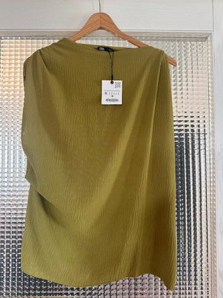Camiseta Zara sin mangas verde Talla M