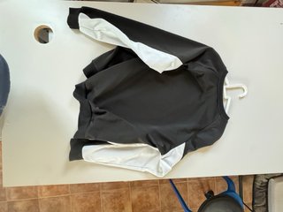 Sudadera Negra y Blanca Hombre