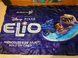 Lona promocional película Elio Disney Pixar