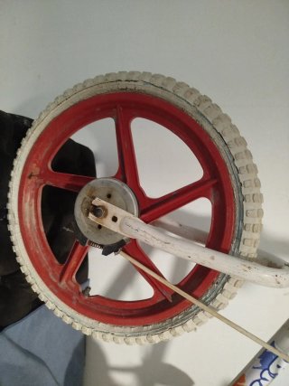Bicicleta BMX infantil blanca