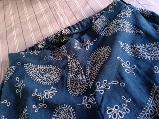 Pantalón ancho estampado paisley