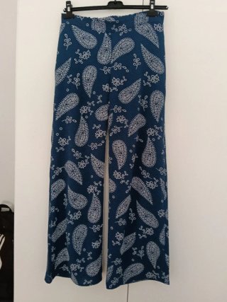 Pantalón ancho estampado paisley
