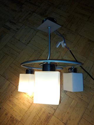 Lámpara de techo moderna plateada y blanca