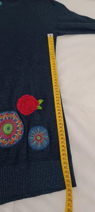 Jersey Desigual azul con bordados