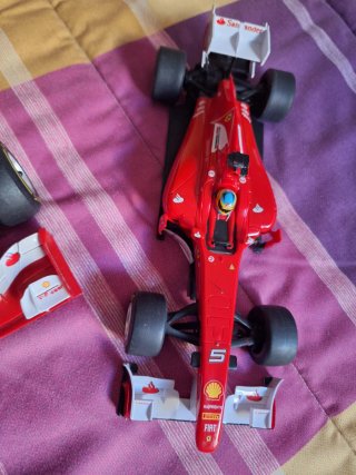Modelli RC Ferrari F1 Alonso: F10, F150 e F138