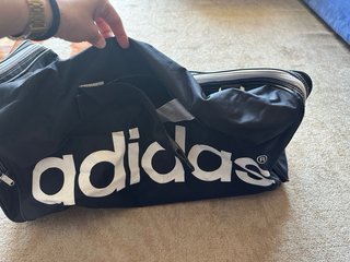 Mochila Adidas Negra y Blanca